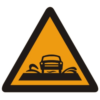 过水路面:此标志设在过水路面或漫水桥路段以前适当位置。