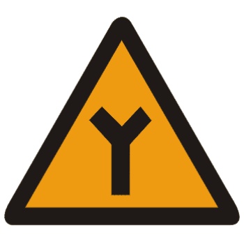 Y形交叉:设在Y形路口以前的适当位置。